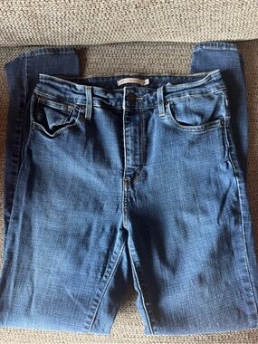Levi's Women's Skinny Jeans in Blue Denim